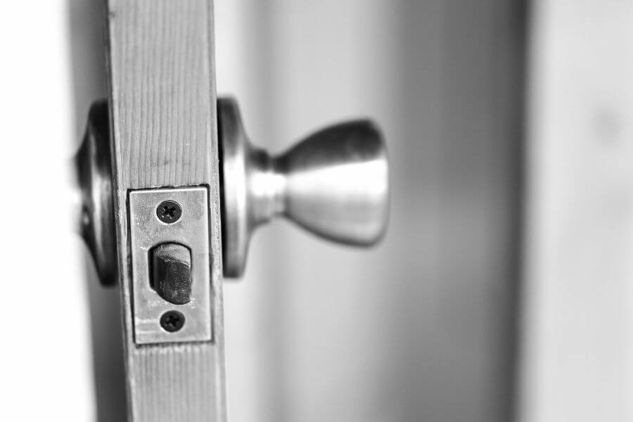 Do Door Latches Come in Different Sizes?