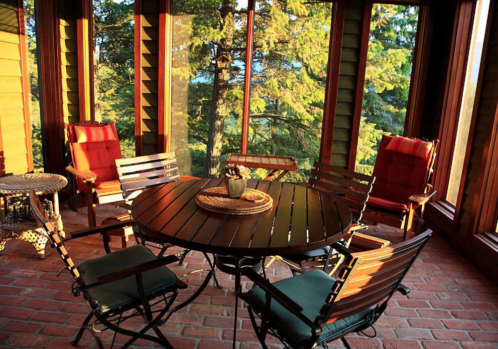 What's the Best Size For a Screened-In Porch?