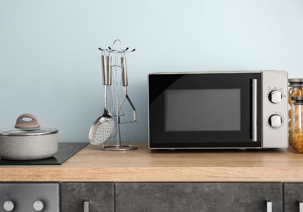 Should a Kitchen Have a Microwave?